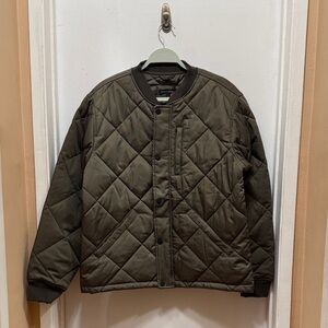 Banana Republic Men’s Quilted bomber jacket green size M